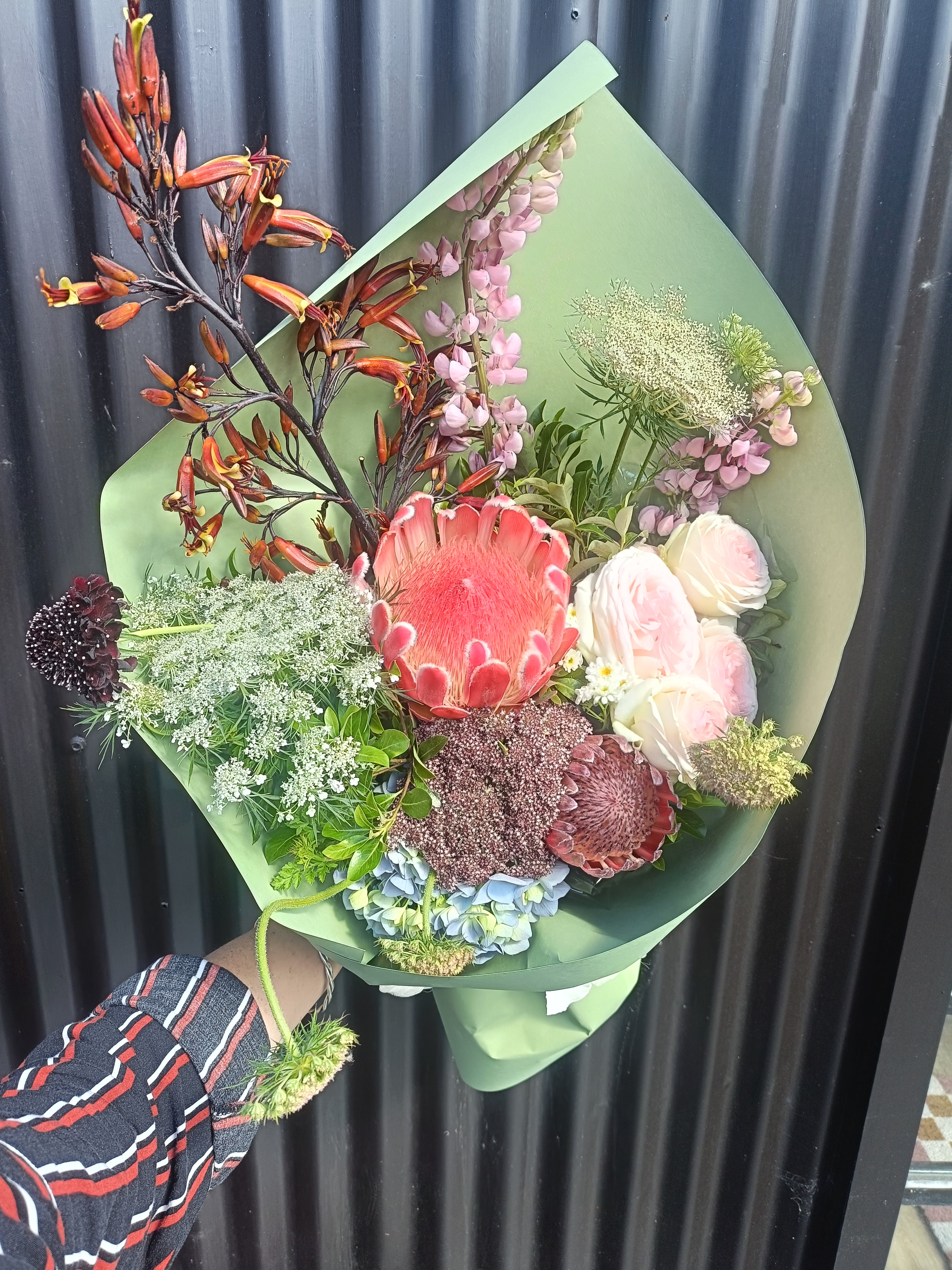 Te Ngahere — Medium Bouquet